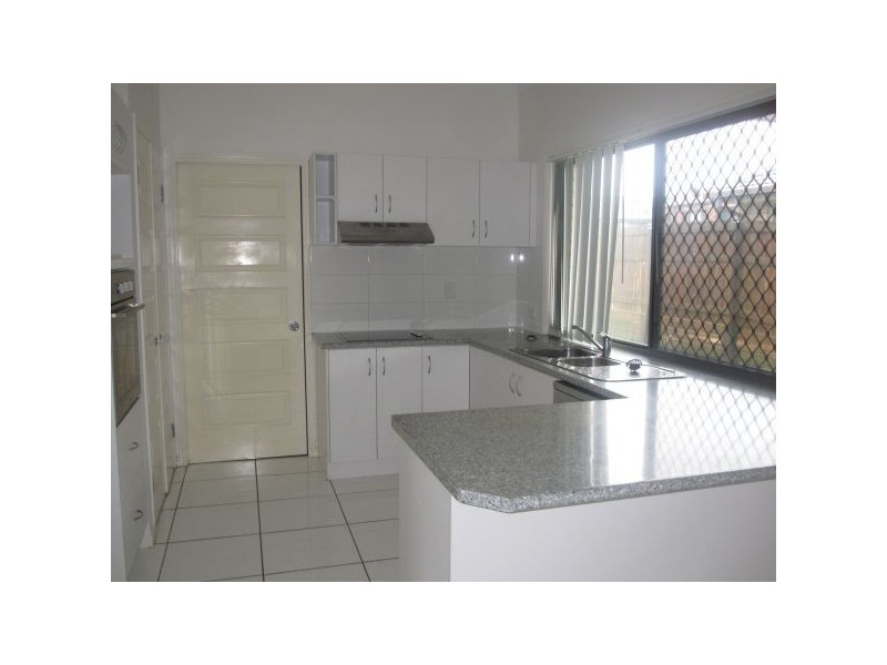 33 Riverbend Crescent, Morayfield QLD 4506