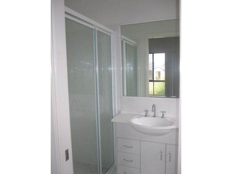 33 Riverbend Crescent, Morayfield QLD 4506