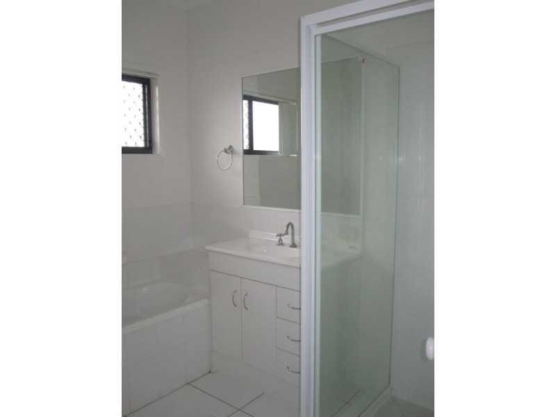 33 Riverbend Crescent, Morayfield QLD 4506