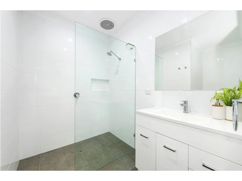 11 Viney Street, Chermside West QLD 4032