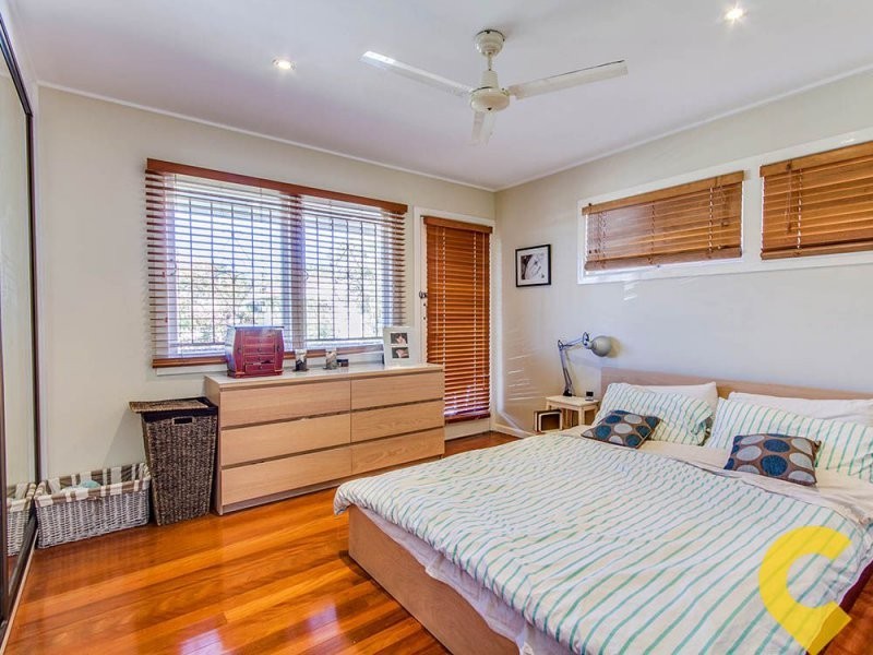 4 Tasman Street, Stafford Heights QLD 4053