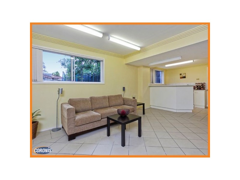 38 Deerdale Street, Stafford Heights QLD 4053