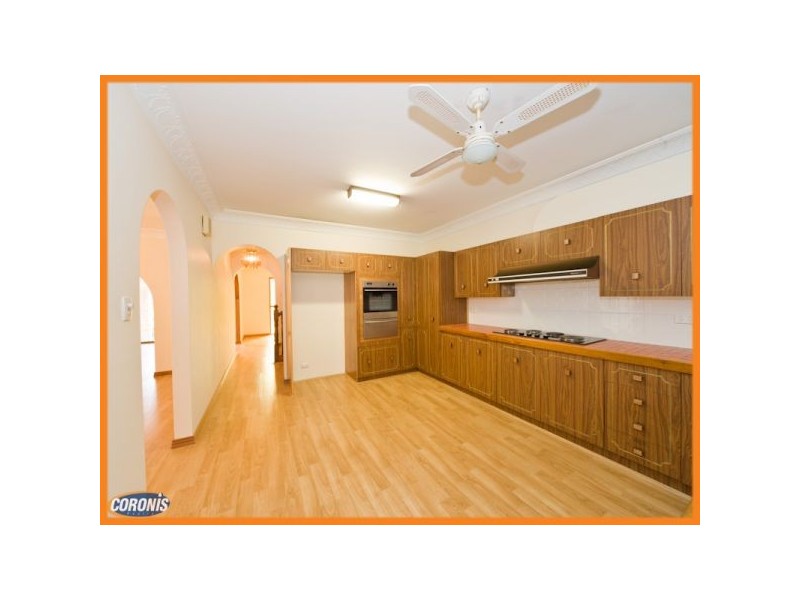 4 Whites Road, Chermside West QLD 4032