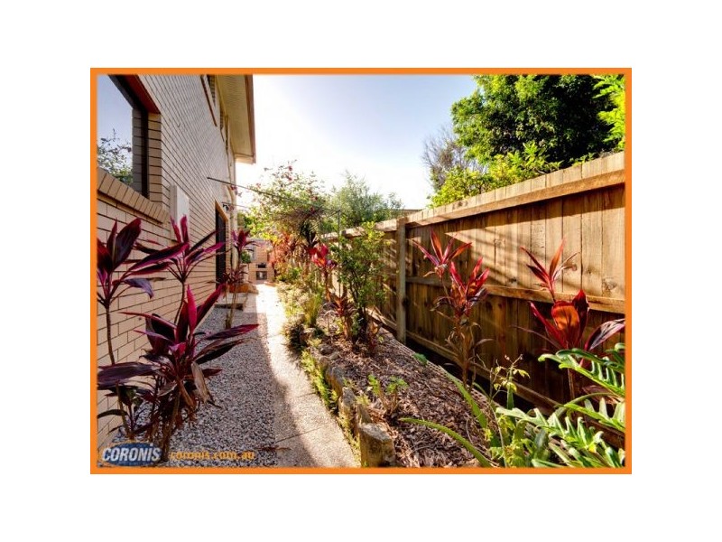 4 Whites Road, Chermside West QLD 4032