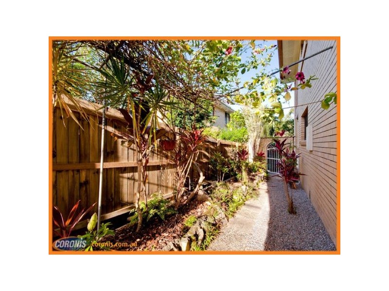 4 Whites Road, Chermside West QLD 4032