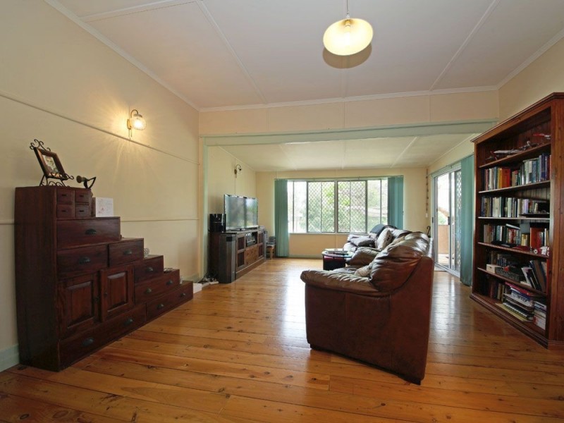 7 East Avenue, Brighton QLD 4017