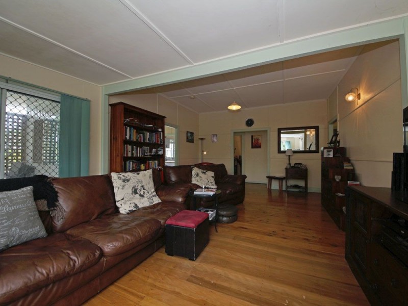 7 East Avenue, Brighton QLD 4017