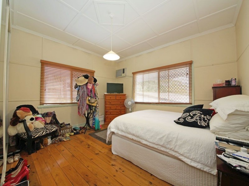 7 East Avenue, Brighton QLD 4017