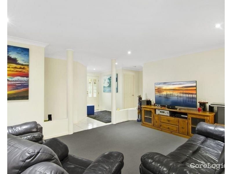 5 Polynesia Ave, Pacific Pines QLD 4211