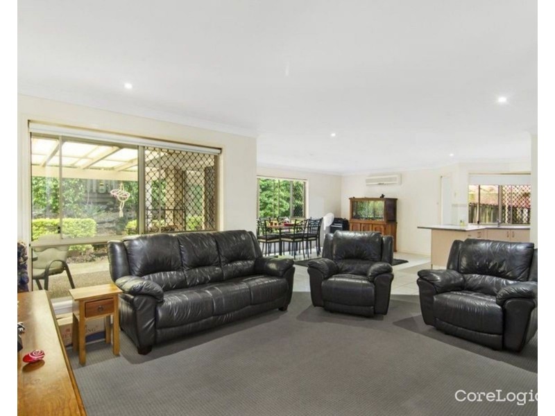 5 Polynesia Ave, Pacific Pines QLD 4211