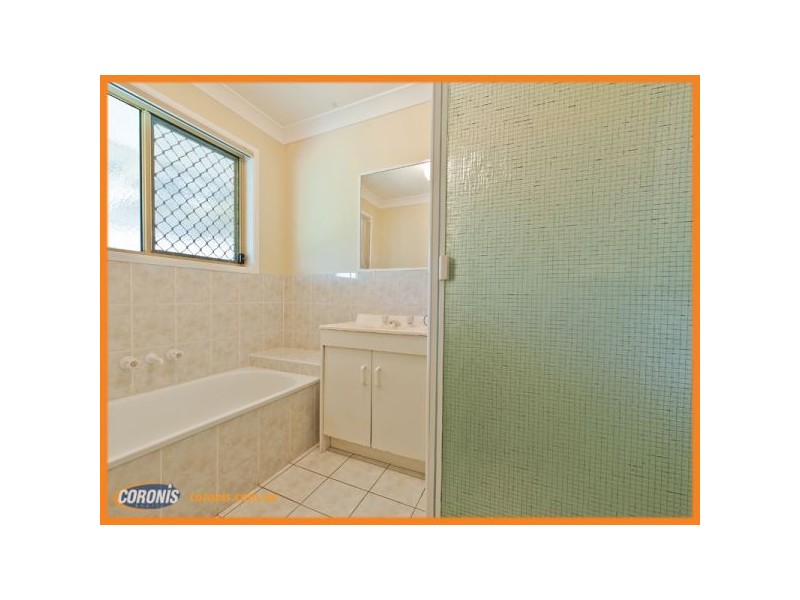 42 Crozier Crescent, Meadowbrook QLD 4131