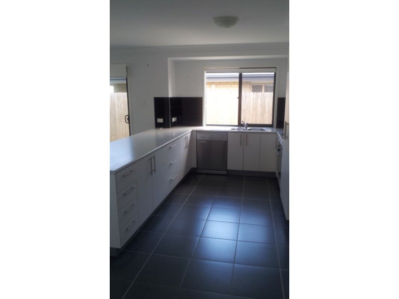 5 Beaumont Drive, Pimpama QLD 4209
