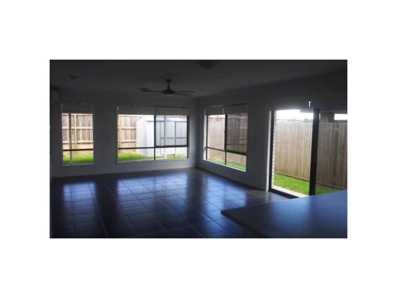 5 Beaumont Drive, Pimpama QLD 4209