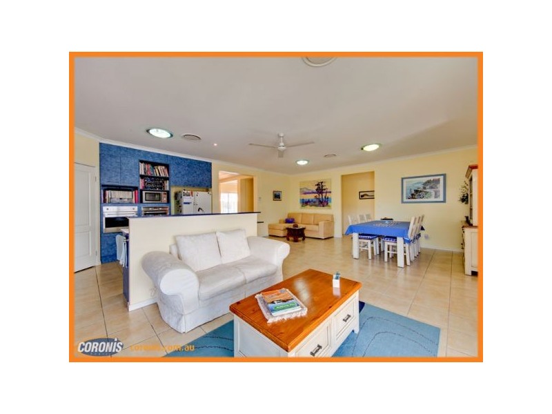 1 Twin Lakes Drive, Murrumba Downs QLD 4503