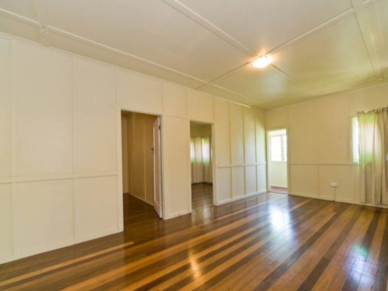 11 Ellen Street, Woody Point QLD 4019