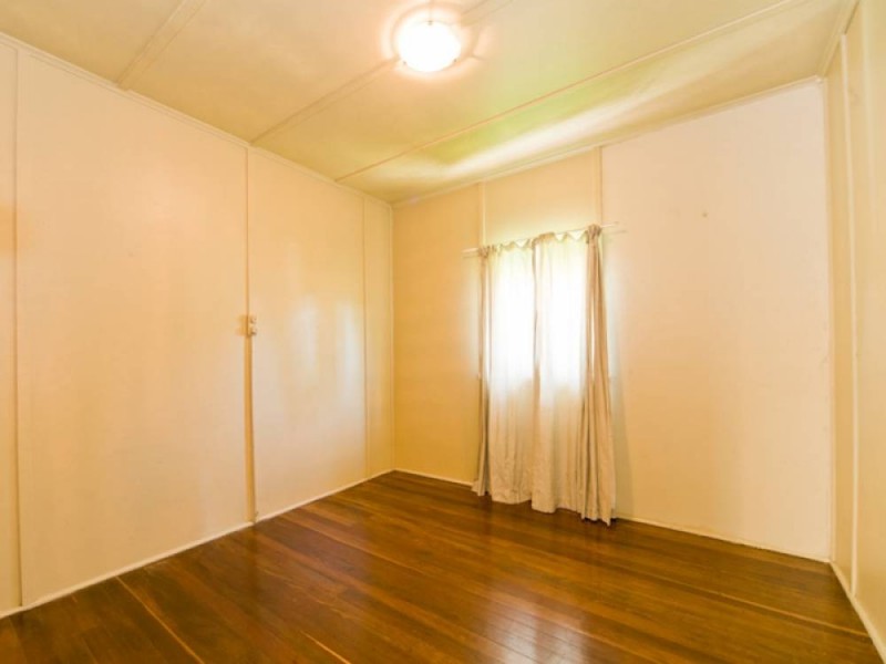 11 Ellen Street, Woody Point QLD 4019