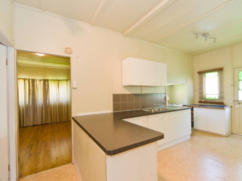 11 Ellen Street, Woody Point QLD 4019