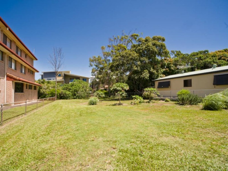 11 Ellen Street, Woody Point QLD 4019