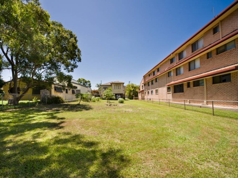 11 Ellen Street, Woody Point QLD 4019