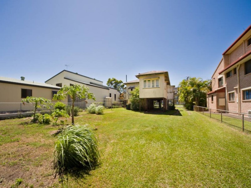 11 Ellen Street, Woody Point QLD 4019
