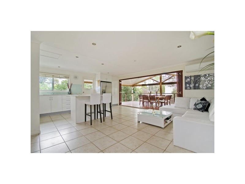 221 Bunya Road, Arana Hills QLD 4054