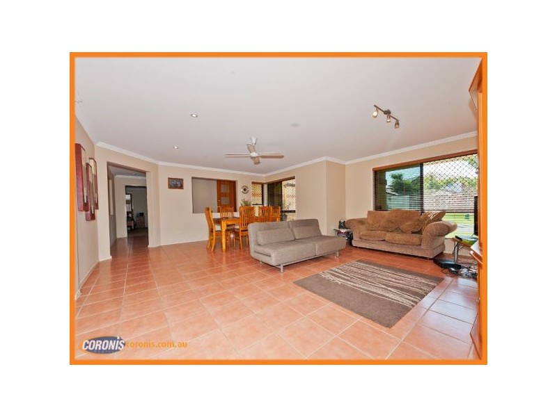 22 The Avenue, Windaroo QLD 4207