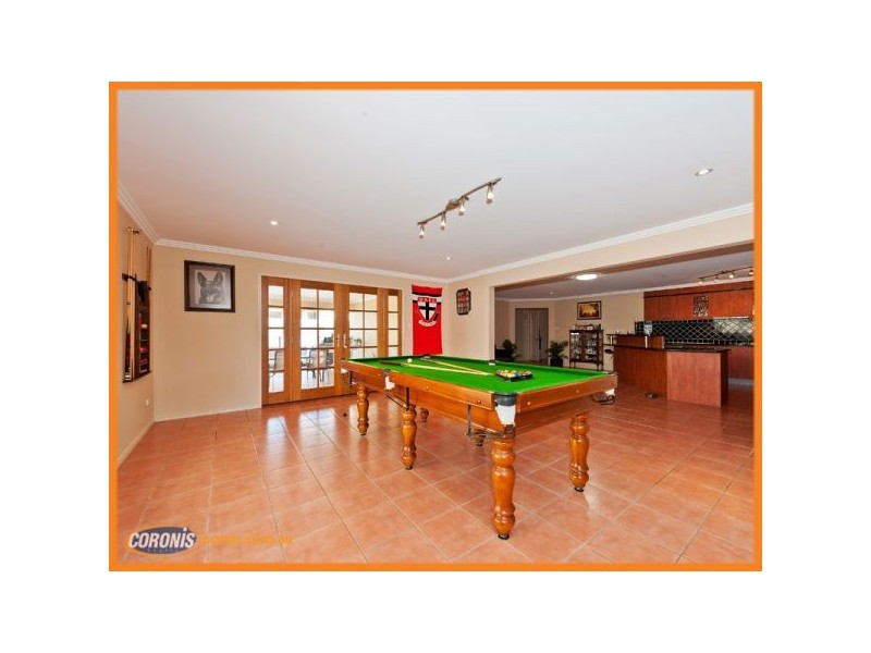 22 The Avenue, Windaroo QLD 4207