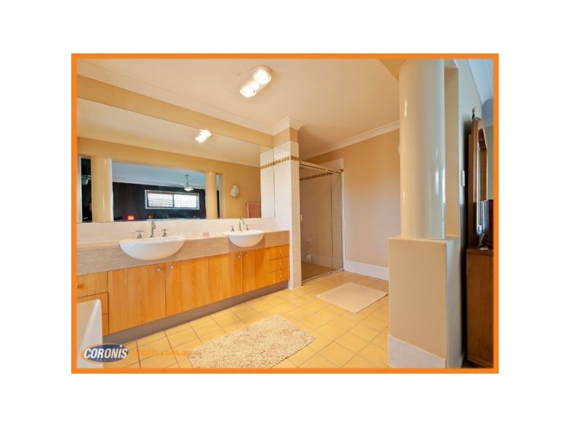 22 The Avenue, Windaroo QLD 4207