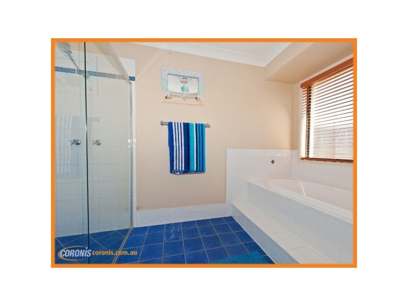 22 The Avenue, Windaroo QLD 4207