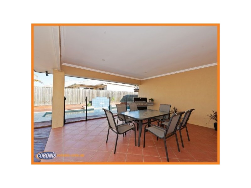 22 The Avenue, Windaroo QLD 4207