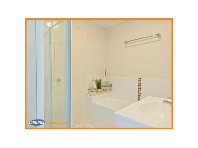2/8 Mocha Way, Pimpama QLD 4209