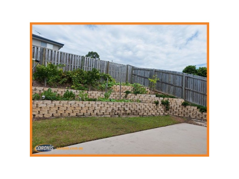 2/8 Mocha Way, Pimpama QLD 4209