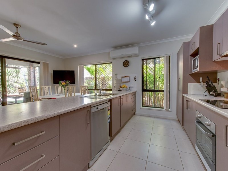 8 Illawarra Close, Griffin QLD 4503