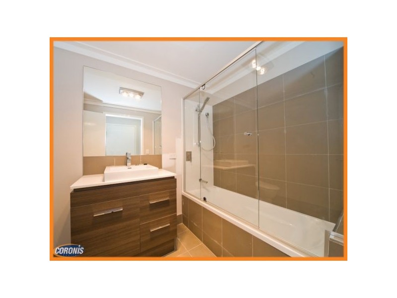 2 and 4/11 Lucy Street, Gaythorne QLD 4051