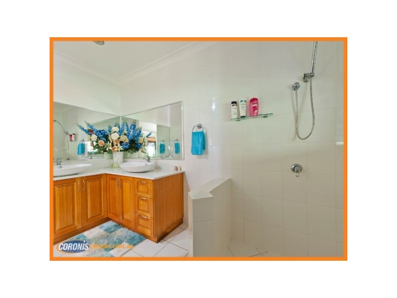 15 Gladrose Crescent, Wongawallan QLD 4210