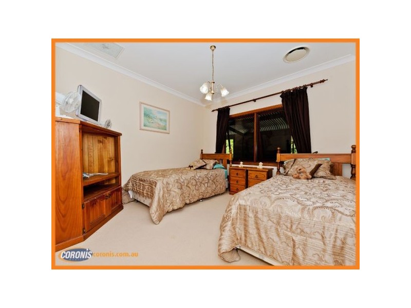 15 Gladrose Crescent, Wongawallan QLD 4210