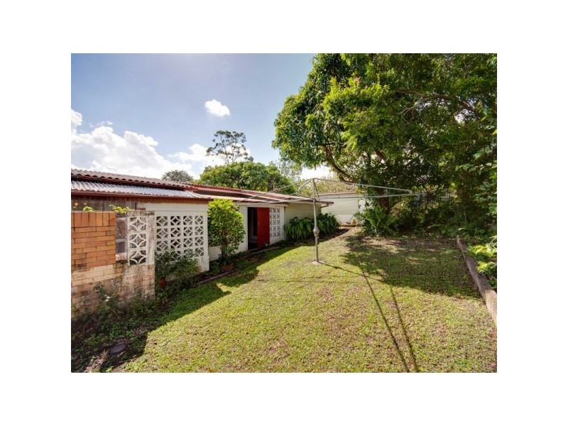 52 Wilgarning Street, Stafford Heights QLD 4053