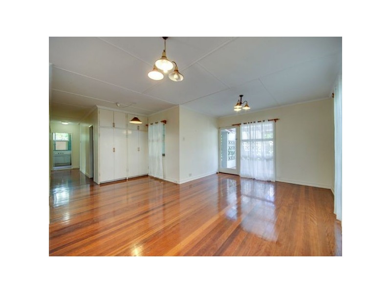 52 Wilgarning Street, Stafford Heights QLD 4053