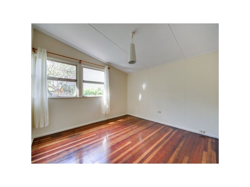 52 Wilgarning Street, Stafford Heights QLD 4053