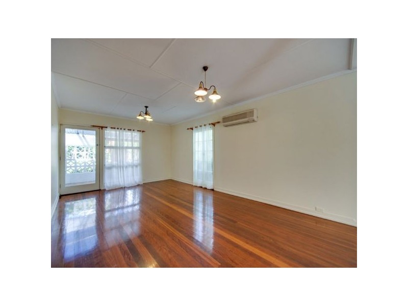 52 Wilgarning Street, Stafford Heights QLD 4053