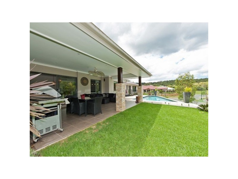 2 Clem Close, Daisy Hill QLD 4127