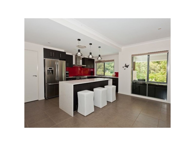 2 Clem Close, Daisy Hill QLD 4127