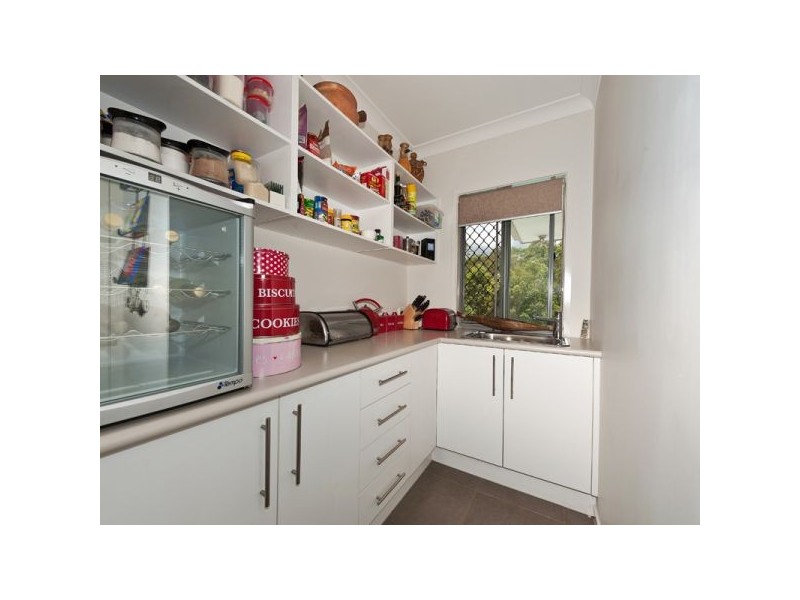 2 Clem Close, Daisy Hill QLD 4127