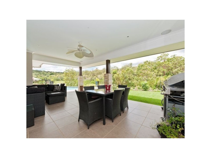 2 Clem Close, Daisy Hill QLD 4127