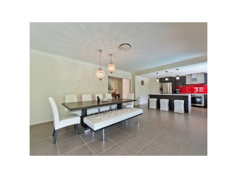 2 Clem Close, Daisy Hill QLD 4127