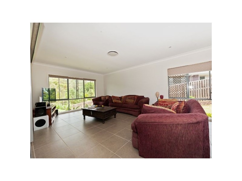 2 Clem Close, Daisy Hill QLD 4127