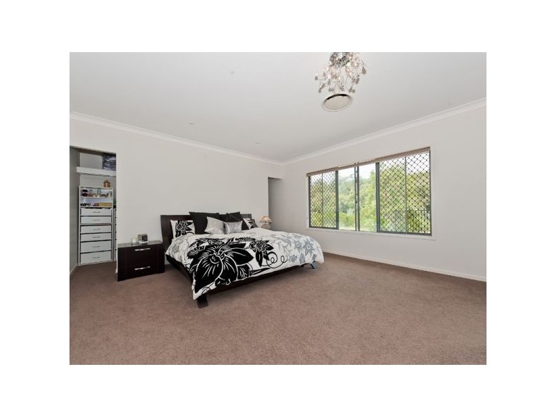 2 Clem Close, Daisy Hill QLD 4127