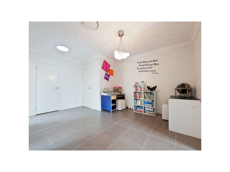 2 Clem Close, Daisy Hill QLD 4127