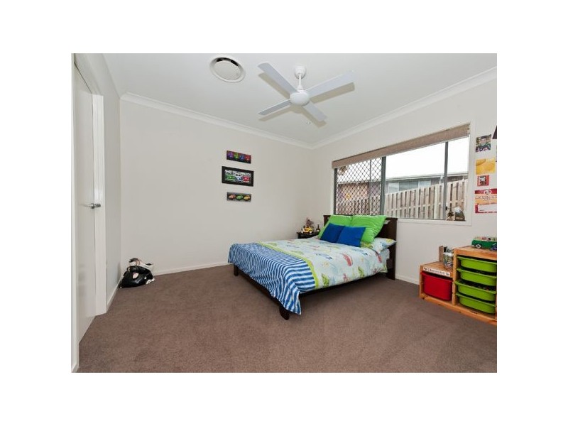 2 Clem Close, Daisy Hill QLD 4127