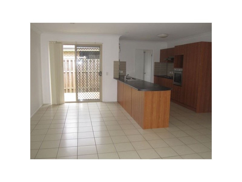 27 Eimeo Place, Sandstone Point QLD 4511